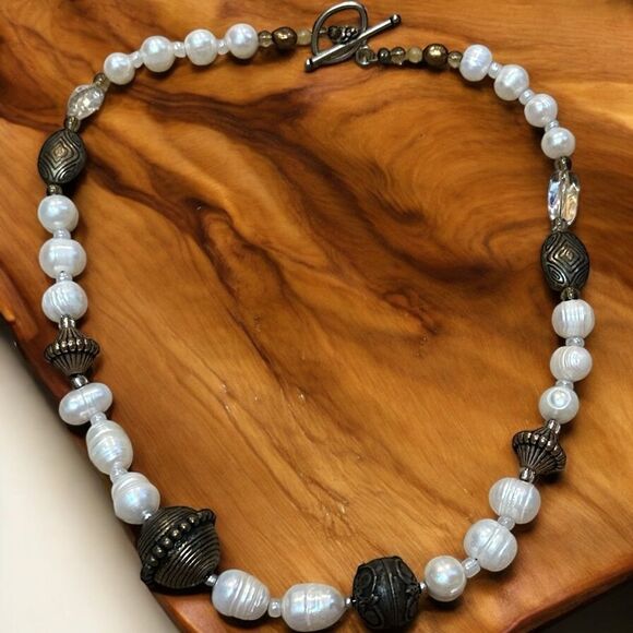 Rare one of a Kind Genuine freshwater Pearl and Bronze Beaded Necklace 18” - Picture 4 of 6